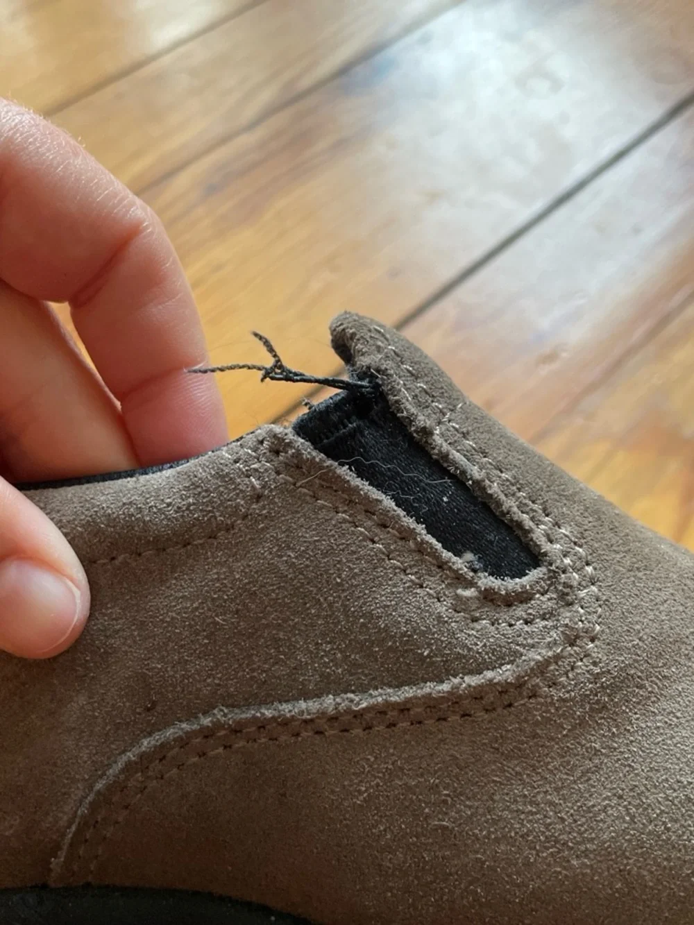 Women’s L.L.Bean suede Vibram Arctic Grip slip-ons 🤎